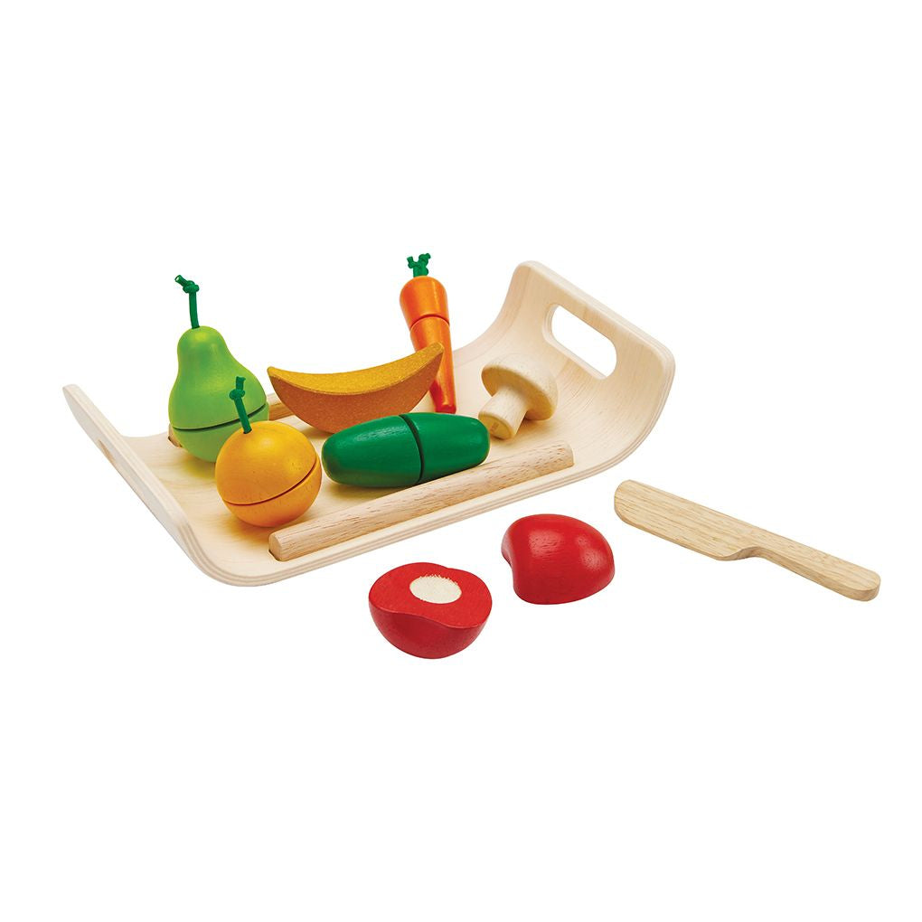 PlanToys Assorted Fruit & Vegetable wooden toy ของเล่นไม้แปลนทอยส์ ชุดหั่นผักผลไม้ ประเภทชุดครัว สำหรับอายุ 18 เดือนขึ้นไป