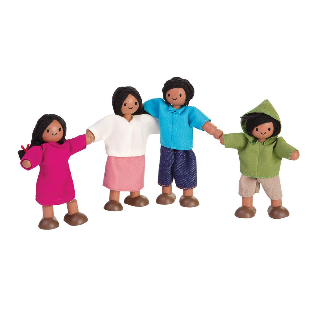 PlanToys Doll Family wooden toy ของเล่นไม้แปลนทอยส์ ครอบครัวตุ๊กตา (เมดิเตอร์เรเนียน) ประเภทบ้านตุ๊กตา สำหรับอายุ 3 ปีขึ้นไป