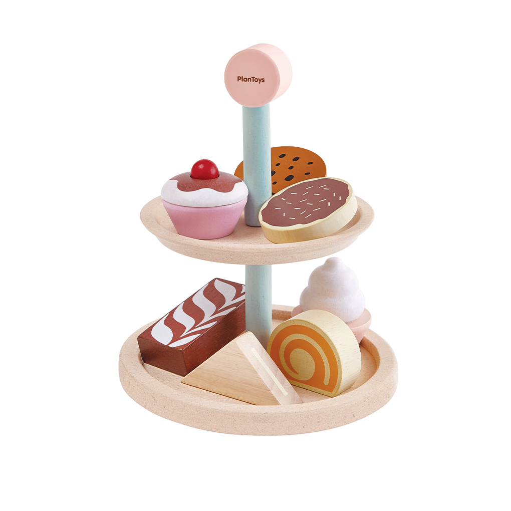 PlanToys Bakery Stand Set wooden toy ของเล่นไม้แปลนทอยส์ ชุดชั้นวางขนม ประเภทชุดครัว สำหรับอายุ 2 ปีขึ้นไป