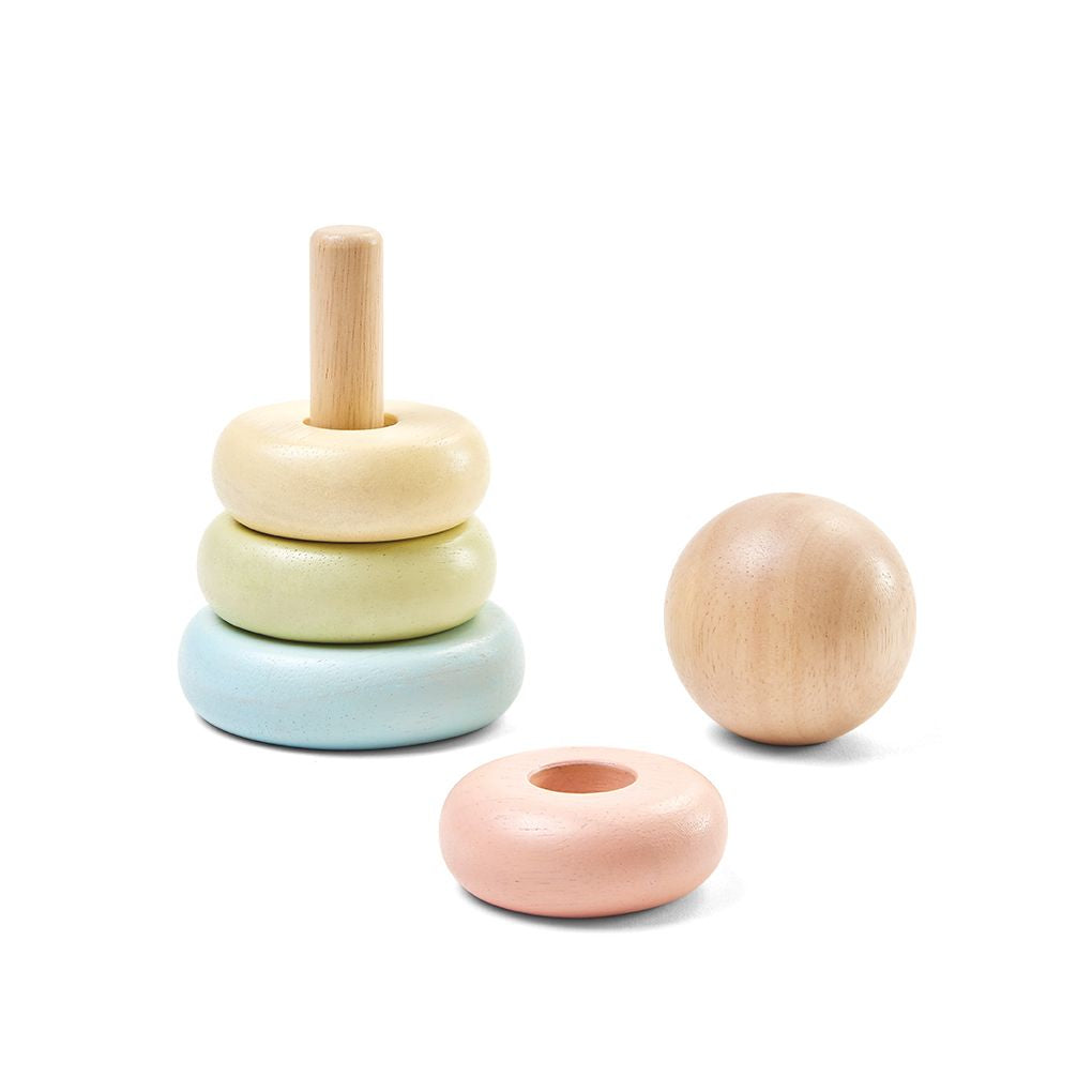 PlanToys pastel First Stacking Ring wooden toy ของเล่นไม้แปลนทอยส์ ชุดวงแหวนเรียงซ้อน ประเภทของเล่นเด็กอ่อน สำหรับอายุ 12 เดือนขึ้นไป