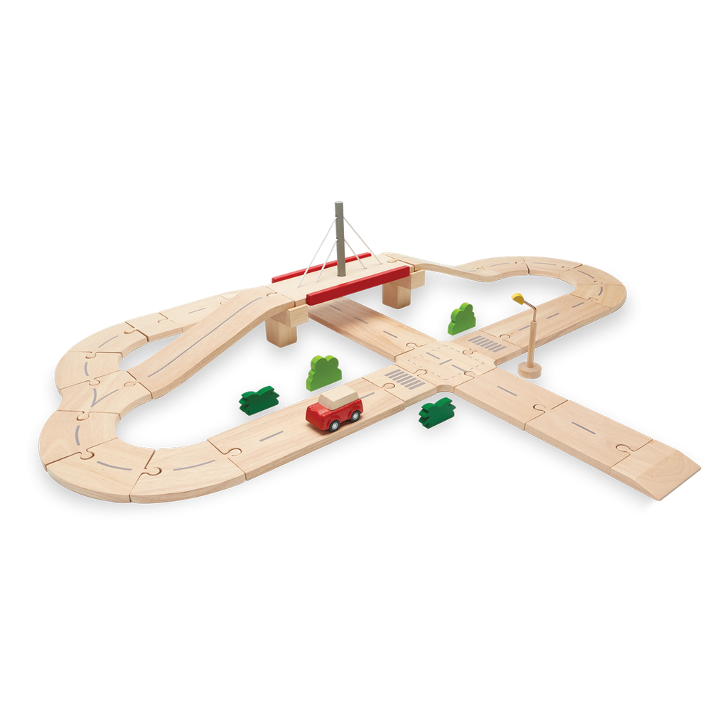 PlanToys Road System wooden toy ของเล่นไม้แปลนทอยส์ ชุดระบบถนน ประเภทบทบาทสมมุติ สำหรับอายุ 3 ปีขึ้นไป