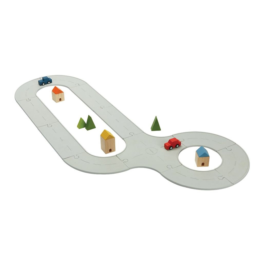 PlanToys Rubber Road & Rail Set - Medium wooden toy ของเล่นไม้แปลนทอยส์ ชุดถนนและรางรถไฟยาง-กลาง ประเภทบทบาทสมมุติ สำหรับอายุ 3 ปีขึ้นไป