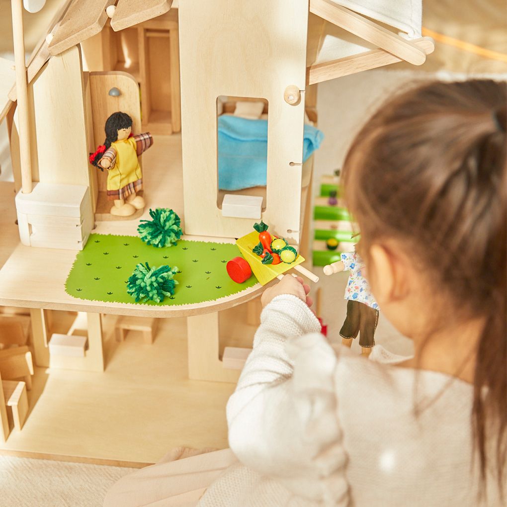Green Dollhouse With Furniture – PlanToys Thailand