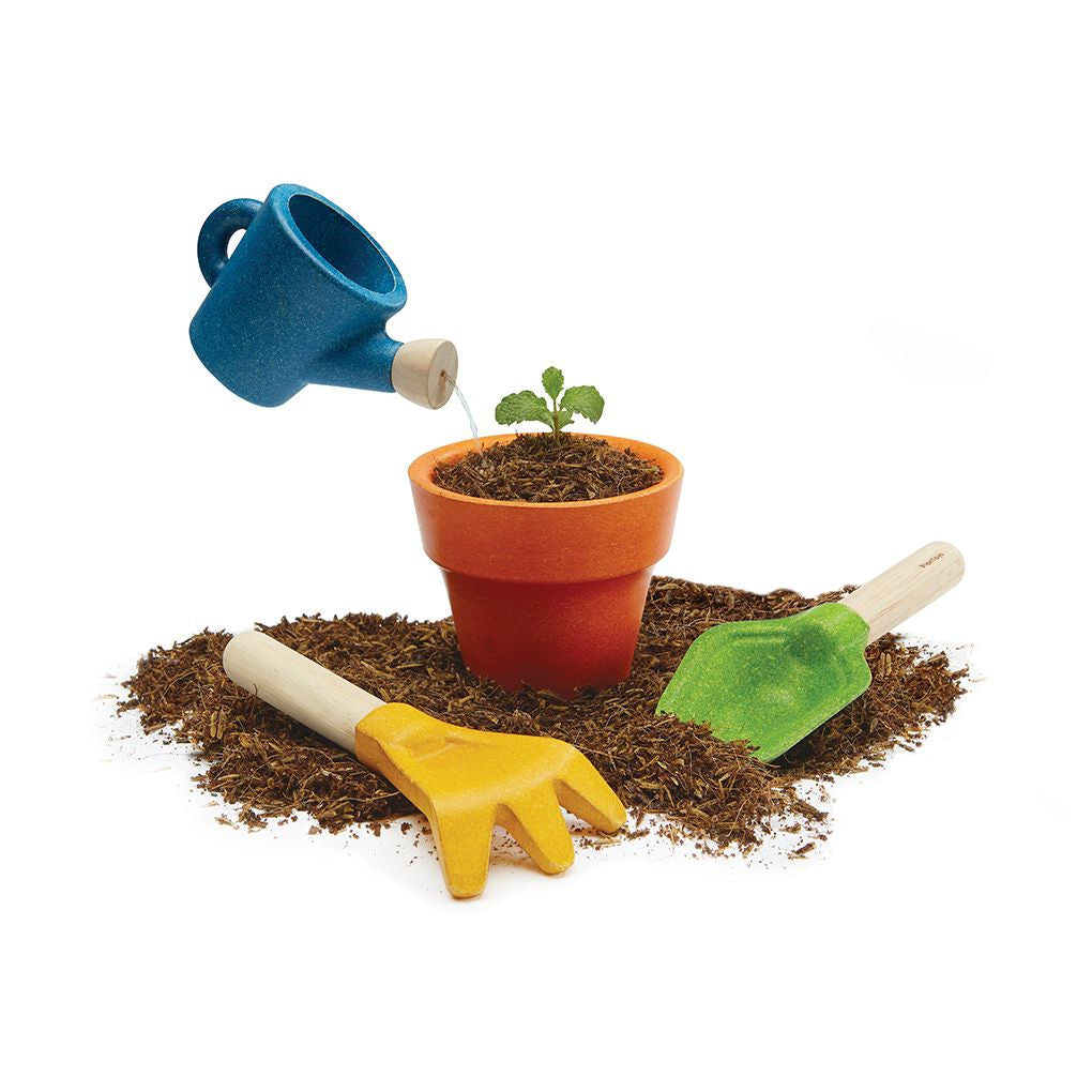 PlanToys Gardening Set wooden material ของใช้ไม้แปลนทอยส์ ชุดทำสวน สำหรับอายุ 3 ปีขึ้นไป