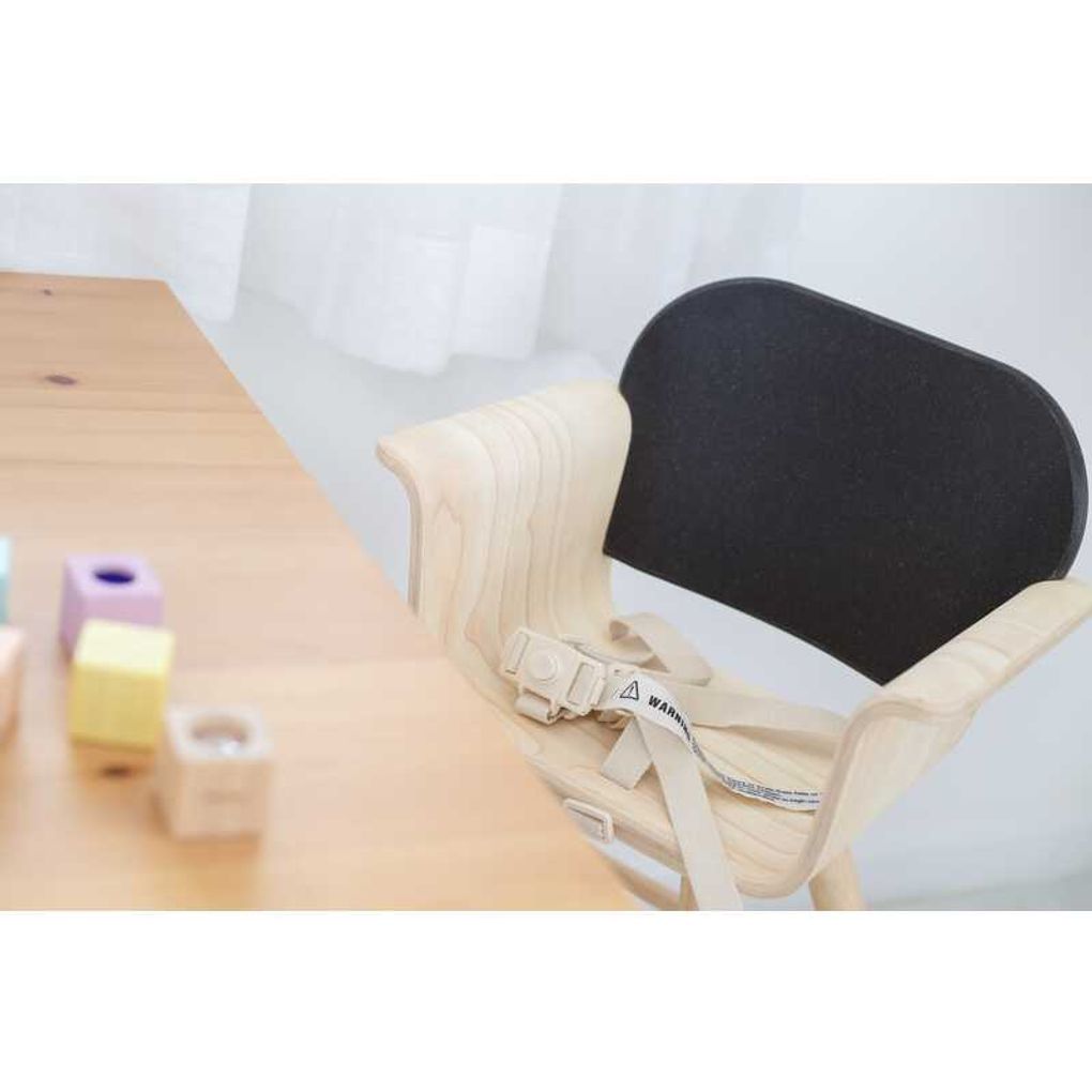 PlanToys black High Chair - Black wooden material ของใช้ไม้แปลนทอยส์ เก้าอี้สูงสำหรับเด็ก สำหรับอายุ 6 เดือนขึ้นไป