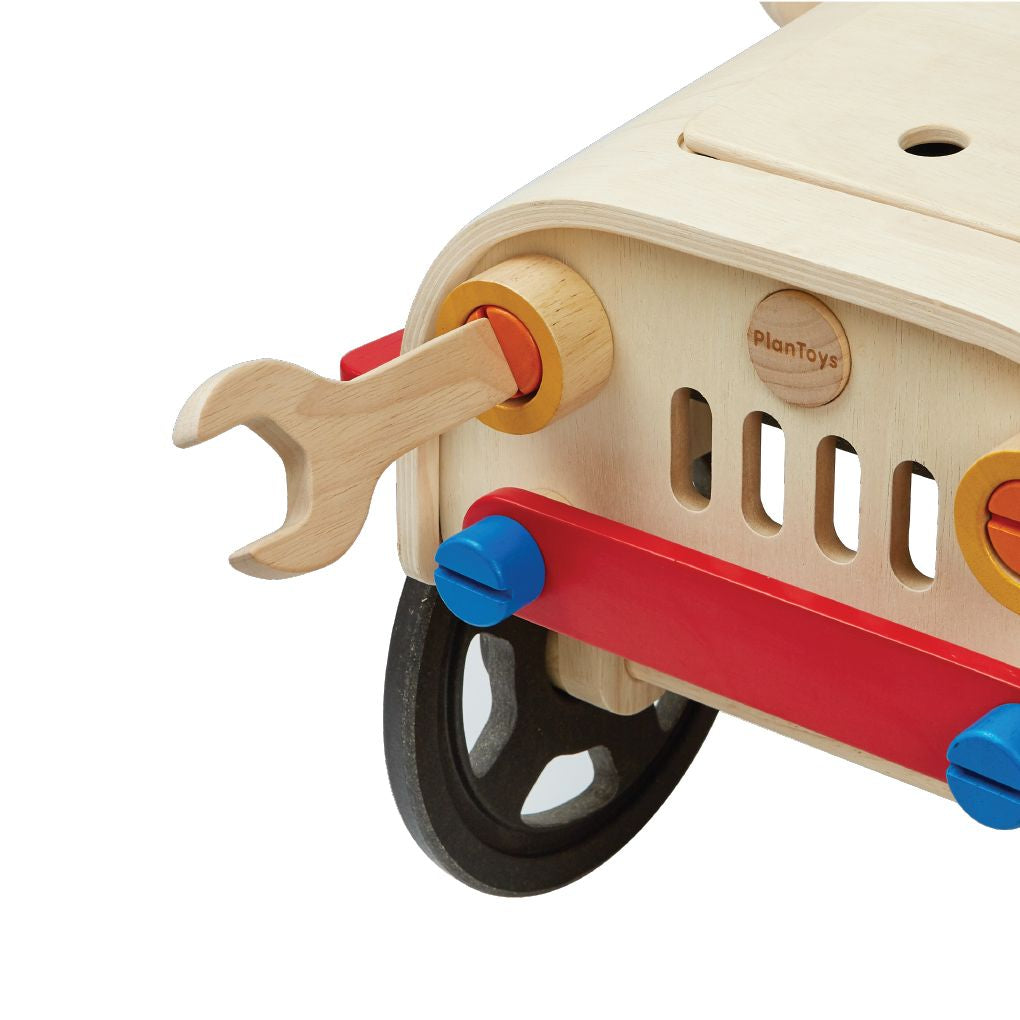 PlanToys Motor Mechanic wooden toy ของเล่นไม้แปลนทอยส์ ชุดซ่อมรถ ประเภทบทบาทสมมุติ สำหรับอายุ 3 ปีขึ้นไป