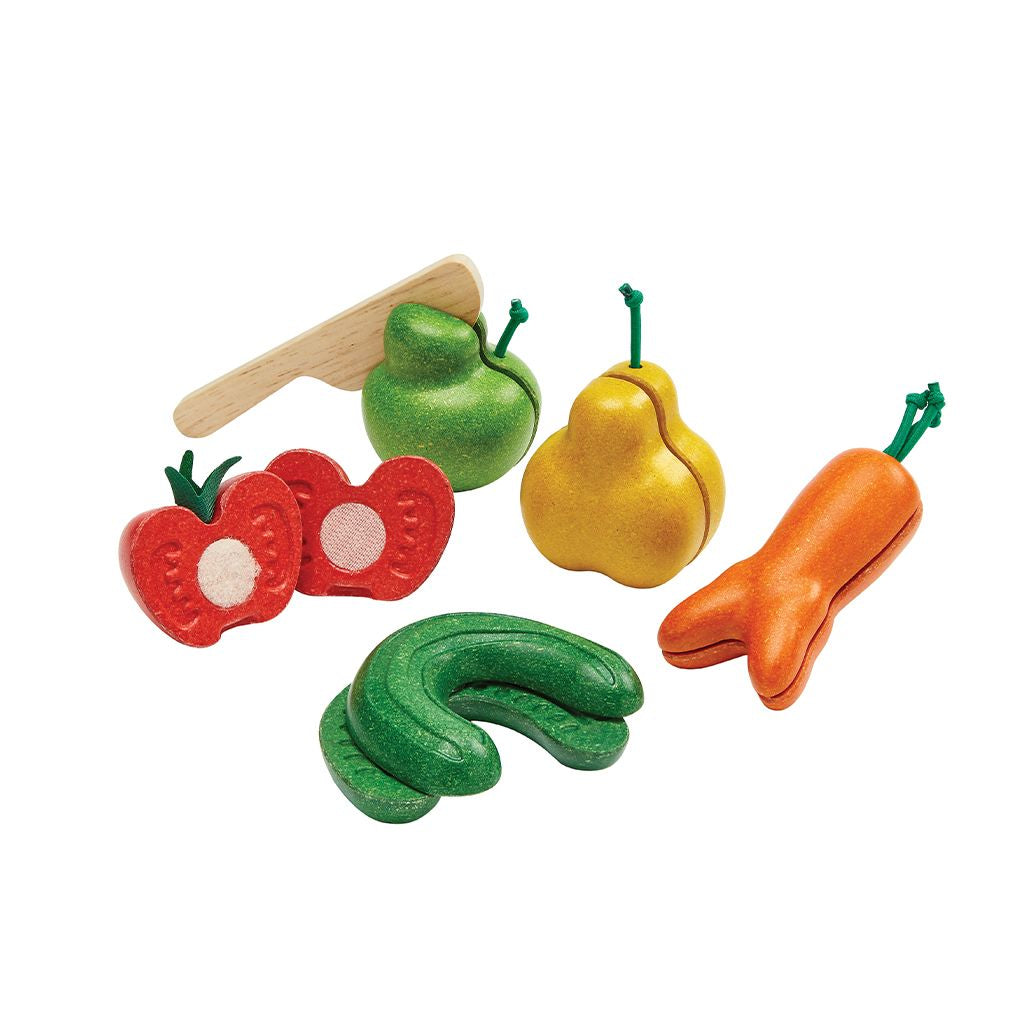 PlanToys Wonky Fruit & Vegetables wooden toy ของเล่นไม้แปลนทอยส์ ชุดผักผลไม้แปลกตา ประเภทชุดครัว สำหรับอายุ 18 เดือนขึ้นไป