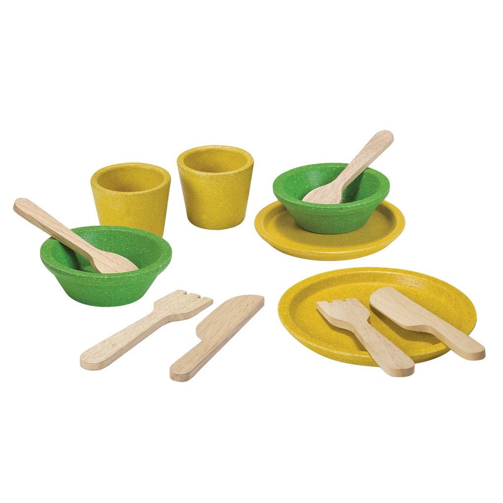 PlanToys Tableware Set wooden toy ของเล่นไม้แปลนทอยส์ ชุดจานชามคุณหนู ประเภทชุดครัว สำหรับอายุ 3 ปีขึ้นไป