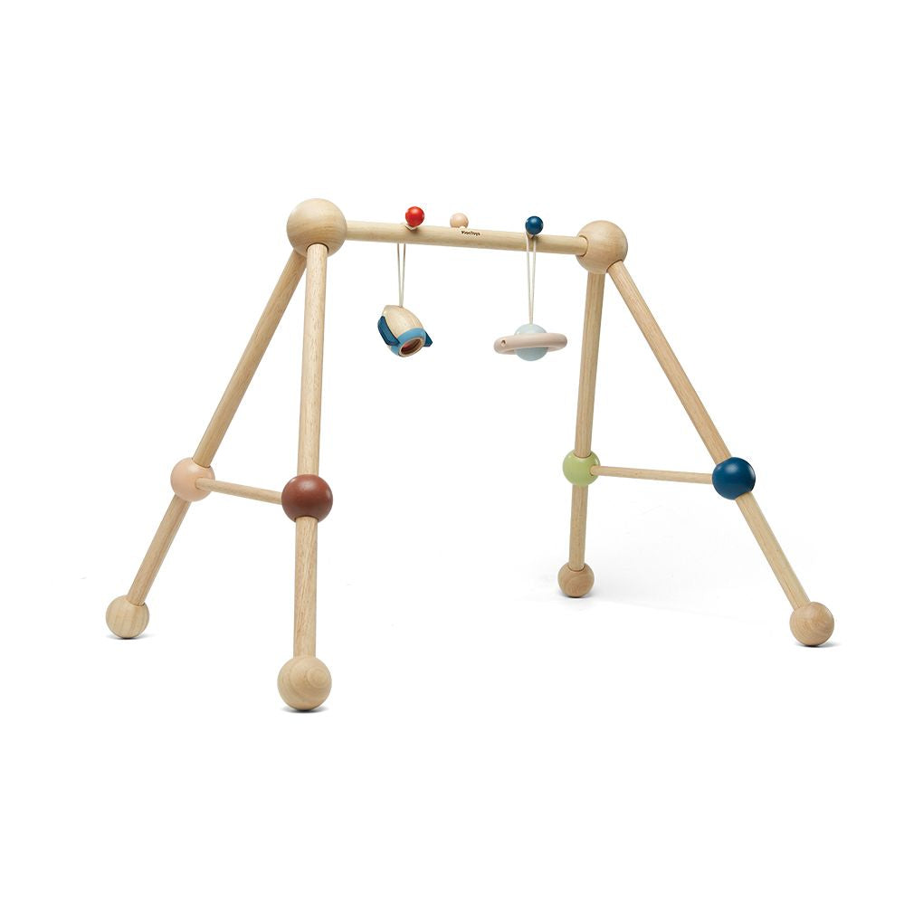PlanToys orchard Play Gym wooden toy ของเล่นไม้แปลนทอยส์ เพลย์ยิม ประเภทของเล่นเด็กอ่อน สำหรับอายุ 0-6 เดือน