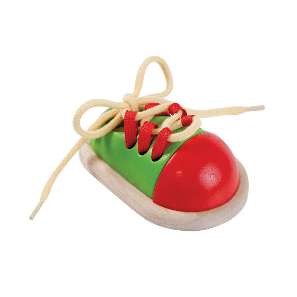 PlanToys Tie Up Shoe wooden toy ของเล่นไม้แปลนทอยส์ รองเท้าผูกเชือก ของเล่นฝึกทักษะ สำหรับอายุ 3 ปีขึ้นไป