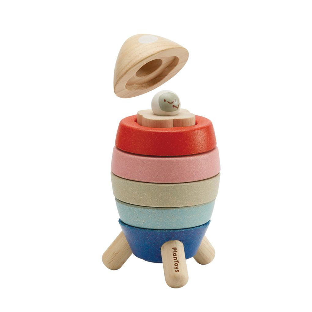 PlanToys orchard Stacking Rocket wooden toy ของเล่นไม้แปลนทอยส์ จรวดเรียงซ้อน ของเล่นฝึกทักษะ สำหรับอายุ 18 เดือนขึ้นไป