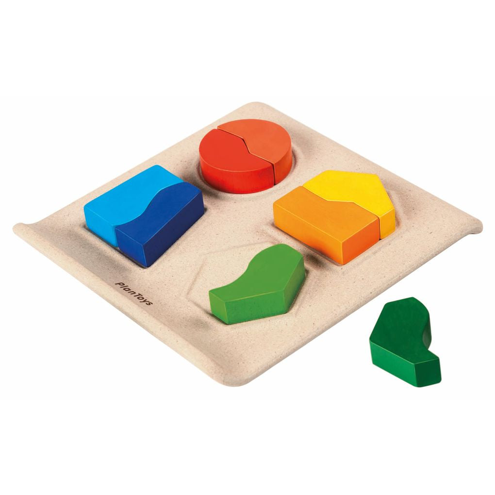PlanToys Shape Matching wooden toy ของเล่นไม้แปลนทอยส์ จับคู่รูปร่าง ของเล่นฝึกทักษะ สำหรับอายุ 3 ปีขึ้นไป