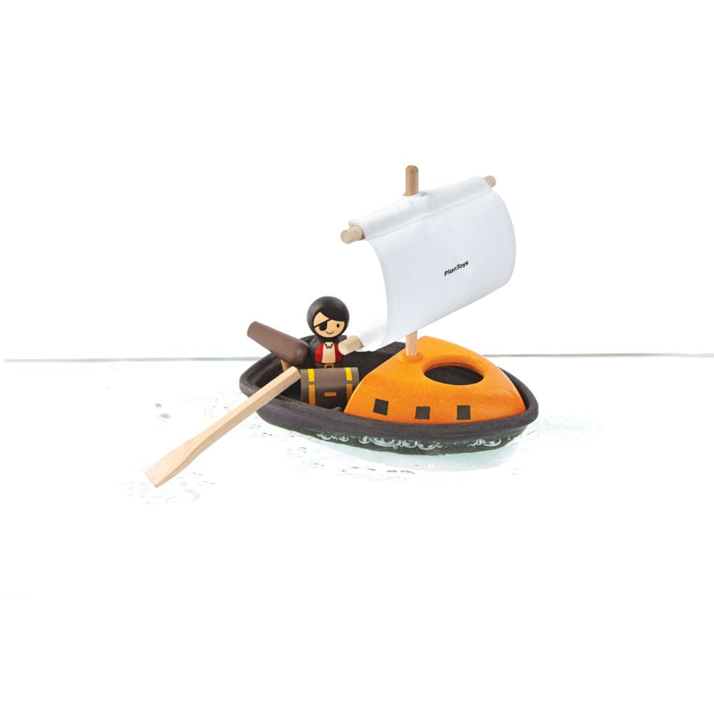 PlanToys Pirate Boat wooden toy ของเล่นไม้แปลนทอยส์ เรือโจรสลัด ประเภทของเล่นในน้ำ สำหรับอายุ 2 ปีขึ้นไป