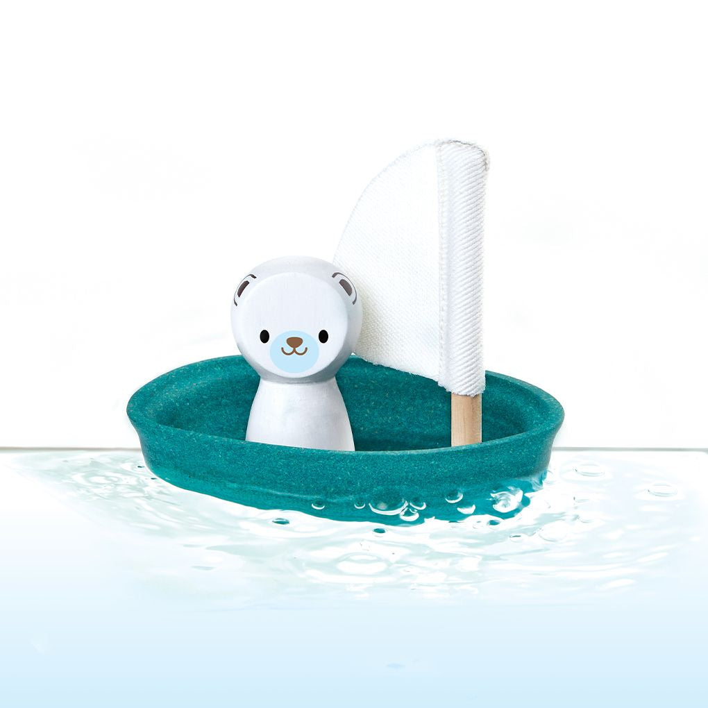 PlanToys Sailing Boat - Polar Bear wooden toy ของเล่นไม้แปลนทอยส์ เรือใบหมีโพล่าร์ ประเภทของเล่นในน้ำ สำหรับอายุ 12 เดือนขึ้นไป