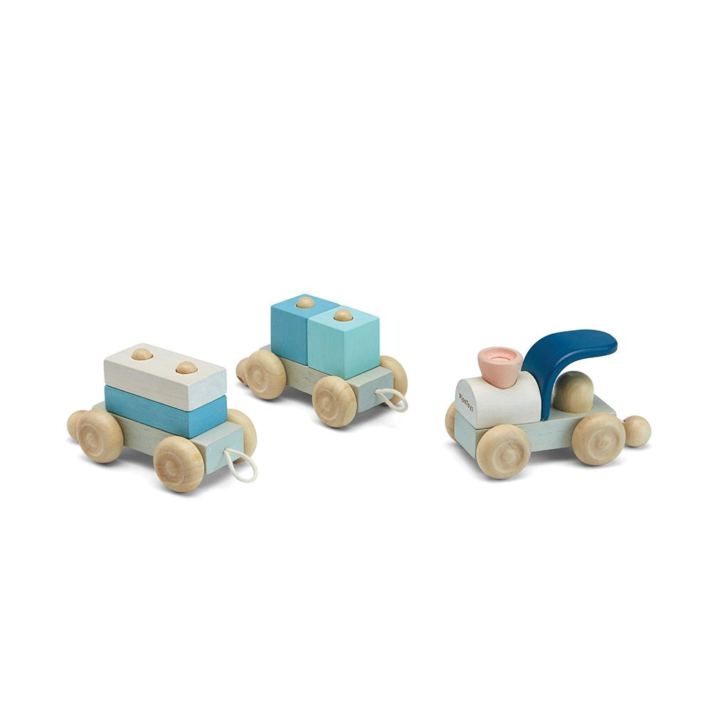 PlanToys orchard Stacking Train Trio wooden toy ของเล่นไม้แปลนทอยส์ รถไฟต่อบล็อก ประเภทของเล่นชวนเคลื่อนไหว สำหรับอายุ 12 เดือนขึ้นไป