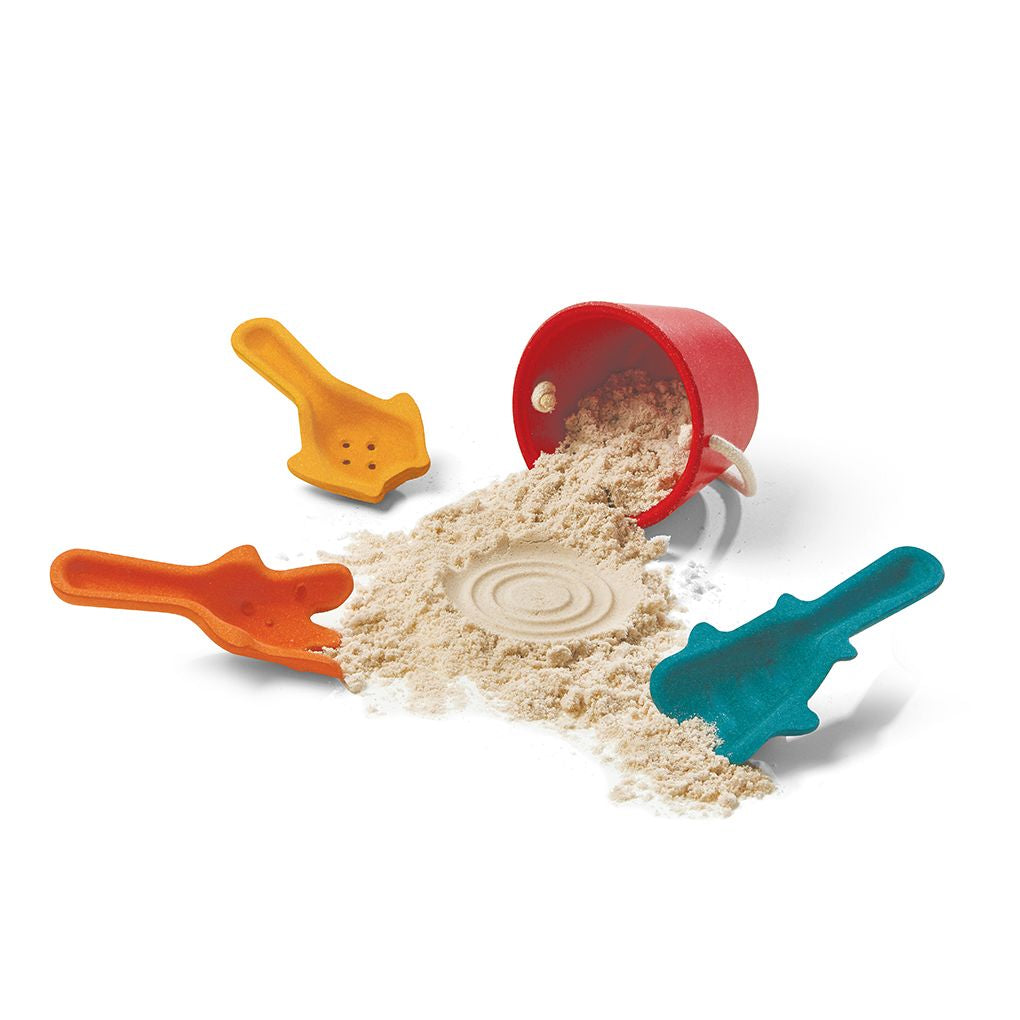 PlanToys Sand Play Set wooden toy ของเล่นไม้แปลนทอยส์ ชุดขุดทราย ประเภทของเล่นในน้ำ สำหรับอายุ 18 เดือนขึ้นไป