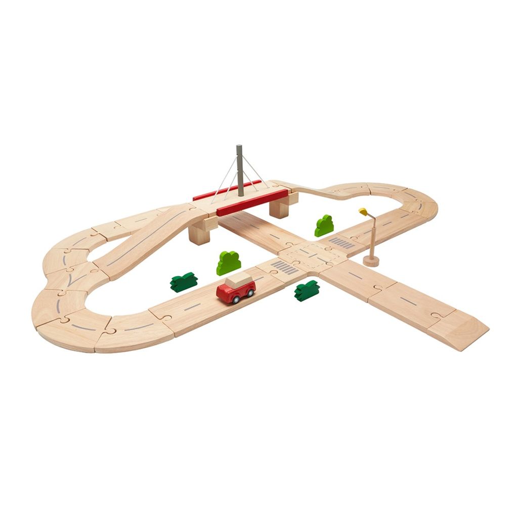 PlanToys Road System wooden toy ของเล่นไม้แปลนทอยส์ ชุดระบบถนน ประเภทบทบาทสมมุติ สำหรับอายุ 3 ปีขึ้นไป