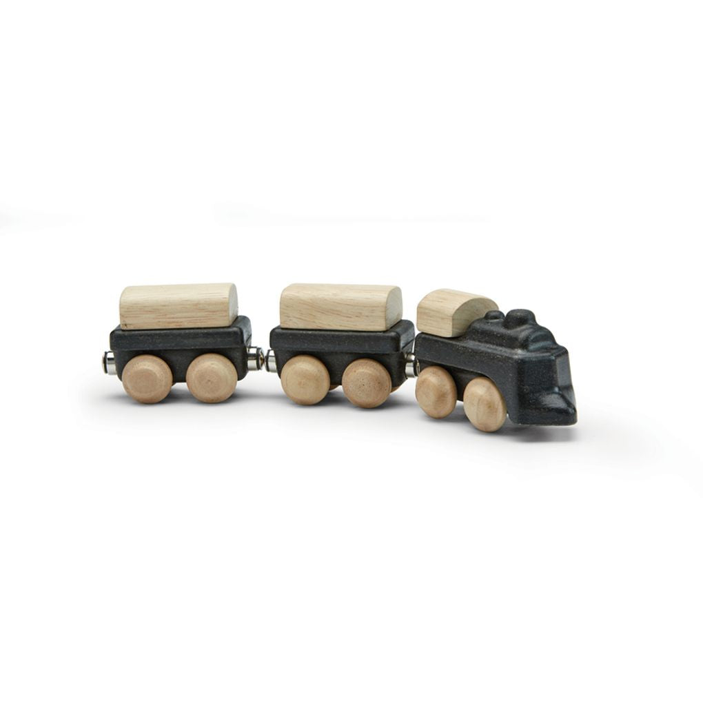 PlanToys Classic Train wooden toy ของเล่นไม้แปลนทอยส์ รถไฟคลาสสิก ประเภทบทบาทสมมุติ สำหรับอายุ 3 ปีขึ้นไป