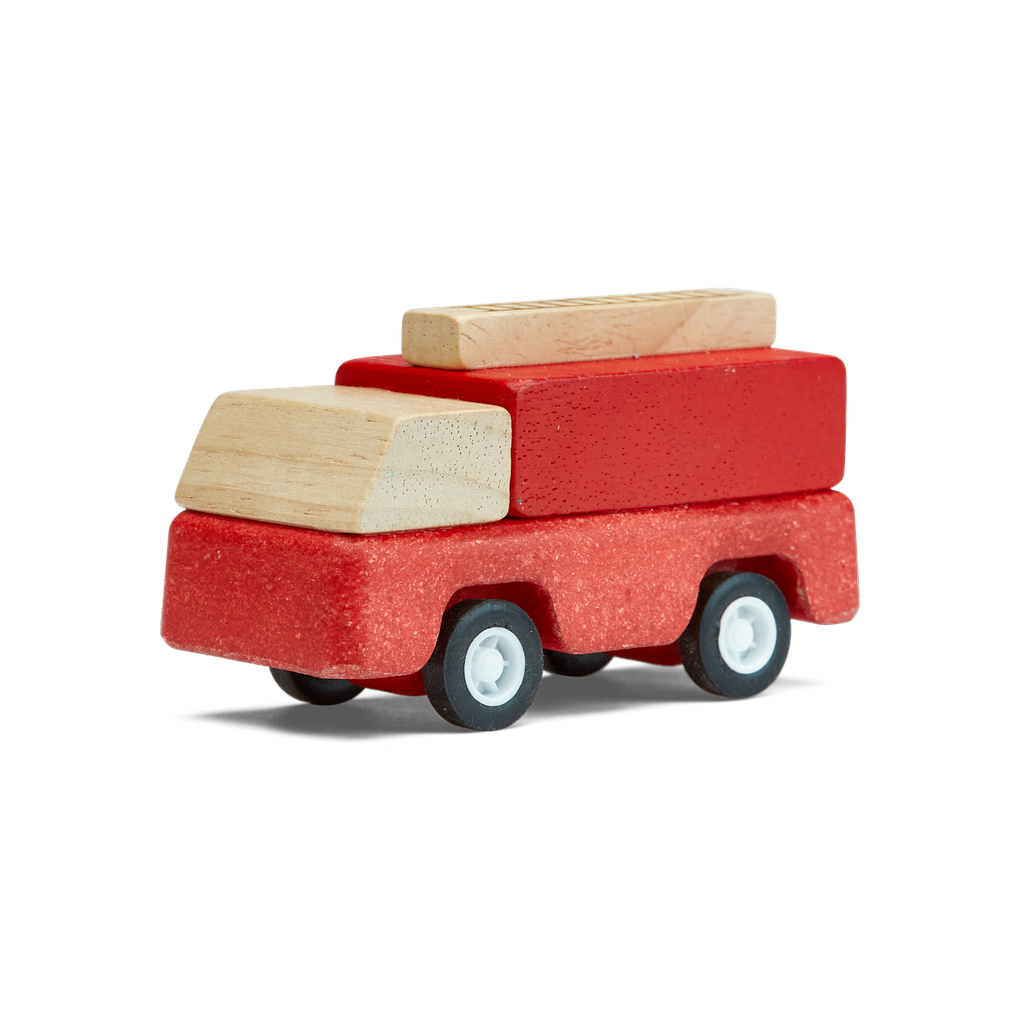 PlanToys red Fire Truck wooden toy ของเล่นไม้แปลนทอยส์ รถดับเพลิง ประเภทบทบาทสมมุติ สำหรับอายุ 3 ปีขึ้นไป