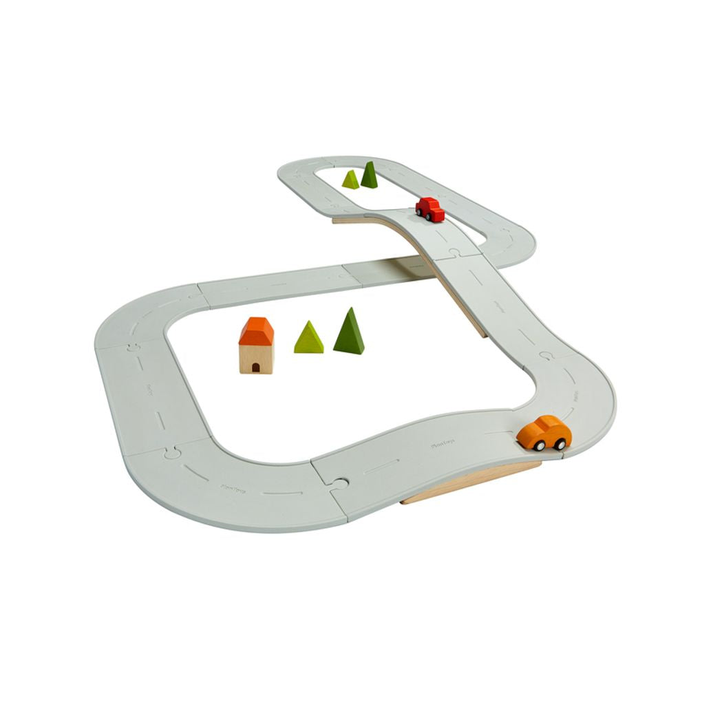 PlanToys Rubber Road & Rail Set – Large wooden toy ของเล่นไม้แปลนทอยส์ ชุดถนนและรางรถไฟยาง-ใหญ่ ประเภทบทบาทสมมุติ สำหรับอายุ 3 ปีขึ้นไป