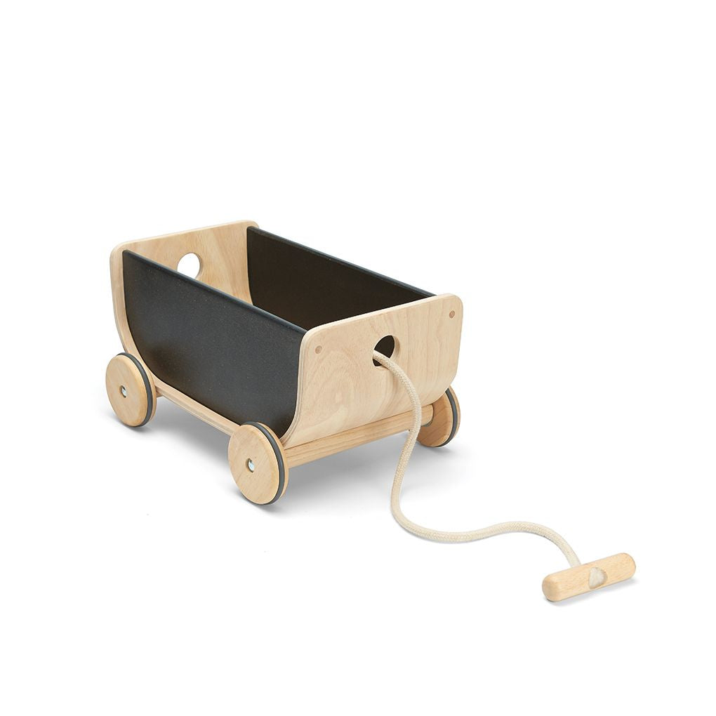 PlanToys black Wagon wooden material ของใช้ไม้แปลนทอยส์ รถลาก สำหรับอายุ 3 ปีขึ้นไป